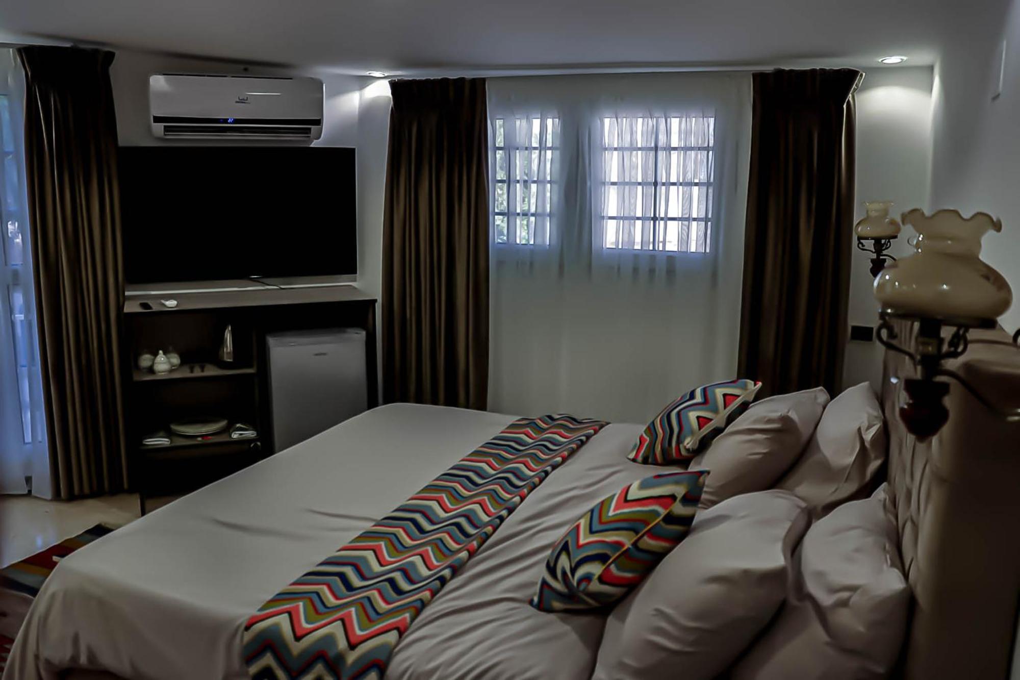 Celestia Boutique Inn - Boutique Stay Overlooking Jerash Ruins Jarash Exteriör bild